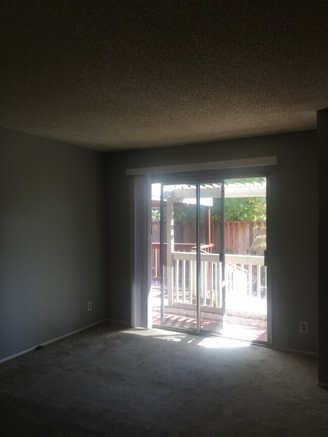 Building Photo - 3418 Kohler Rd