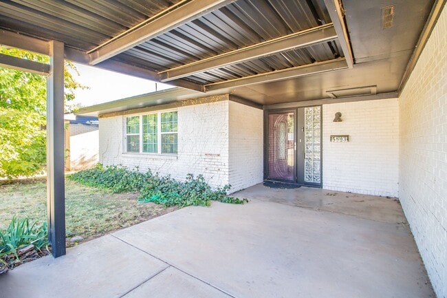 Foto del edificio - Spacious & Updated 4/2