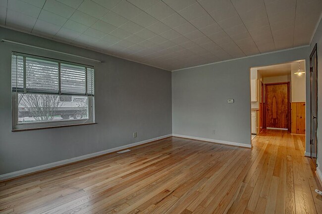 Foto del edificio - 2404 Carlisle Ave