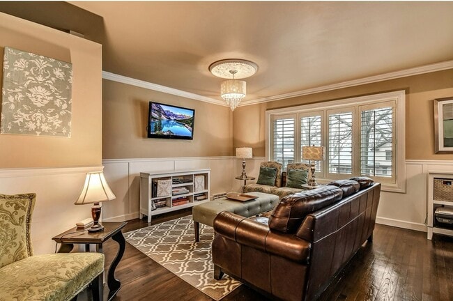 Building Photo - Perfect 3 Bedroom & 2 Bathroom Rental in H...