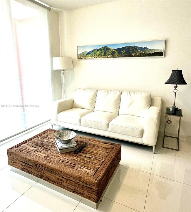 Foto del edificio - 7661 NW 107th Ave