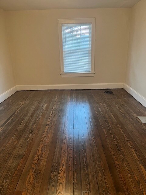 Bedroom 13 x 15 - 105 S B St