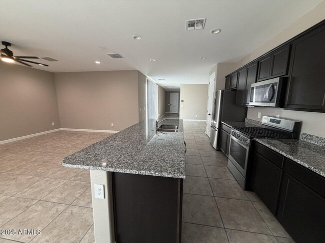 Building Photo - 38163 W Santa Monica Ave