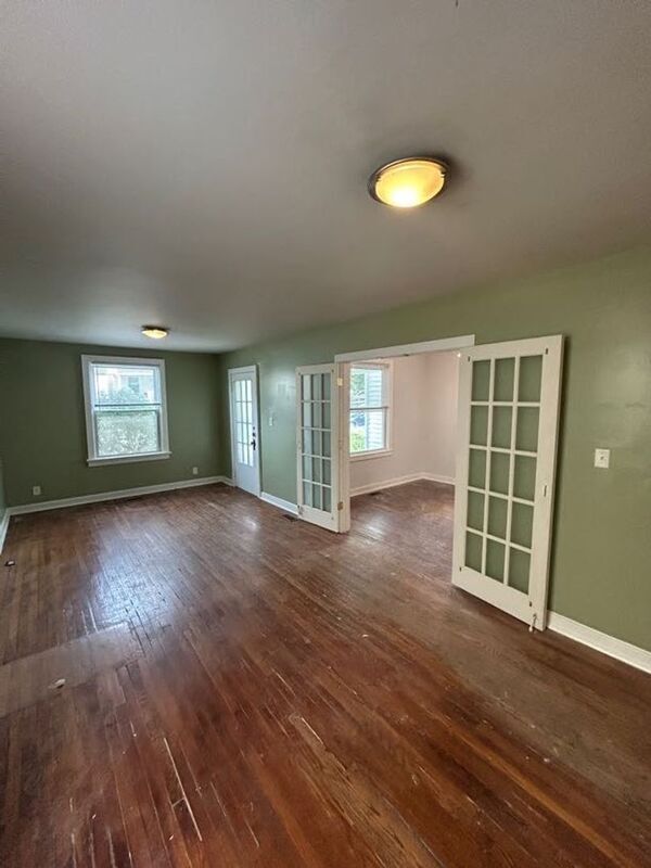 Foto del edificio - 3423 Parkwood Ave