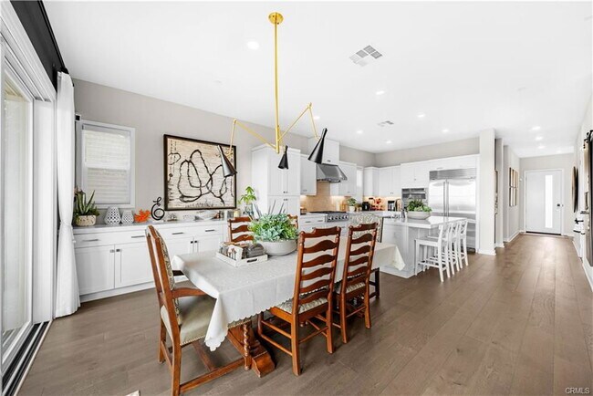 Foto del edificio - 545 Serrano Summit Dr