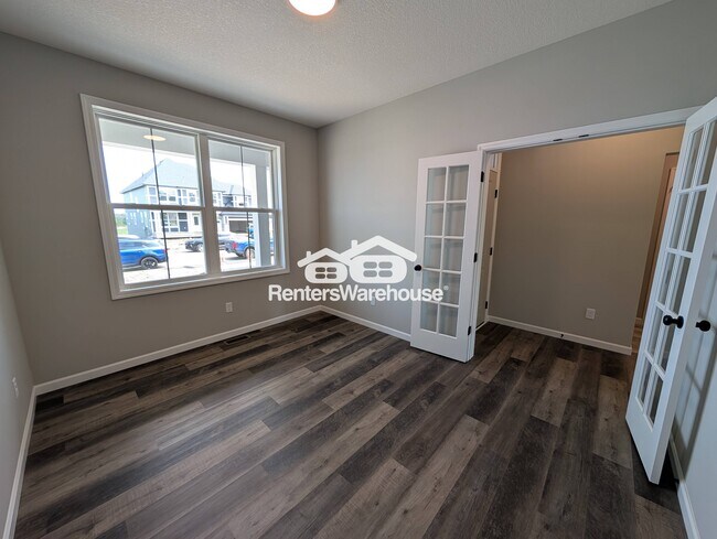 Building Photo - 10341 Shadyview Ln N