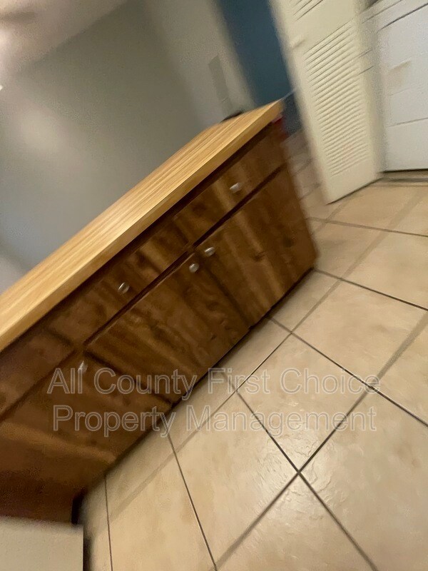Foto del edificio - 9949 87th St N