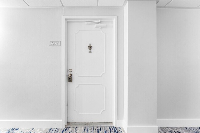 Foto del edificio - 3215 S Ocean Blvd