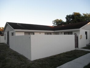 Building Photo - 4964 Cherry Rd