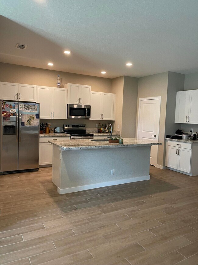 Foto del edificio - 5724 SE Pinehurst Trail  Hobe Sound Fl 33455