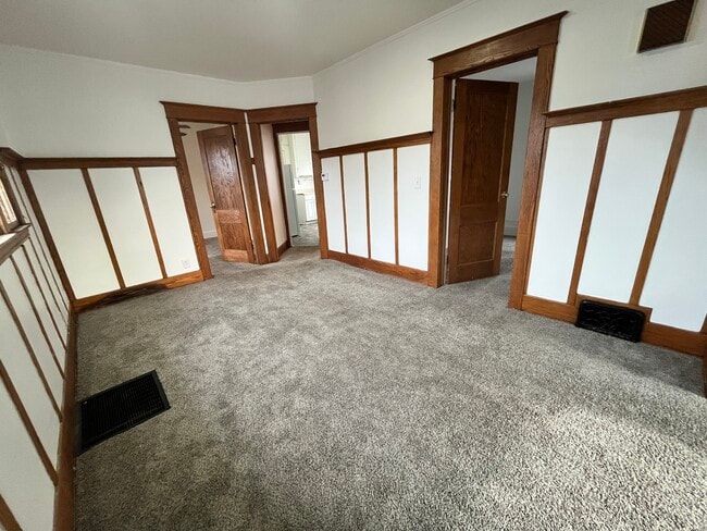 Building Photo - 239 Ann St NE