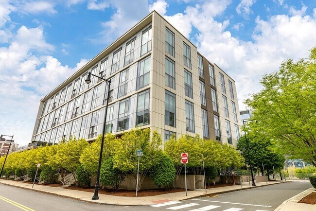 Building Photo - 1 Earhart St