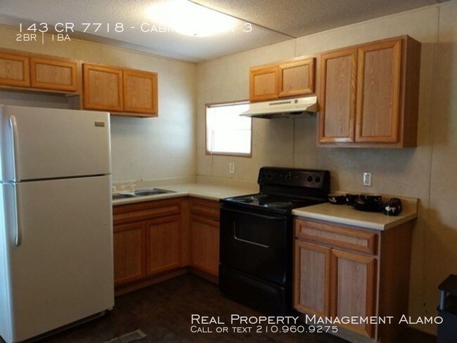 Foto del edificio - 2 bedroom 1 bathroom country home