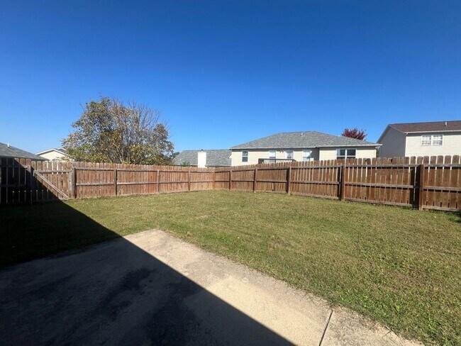Foto del edificio - 3 Bedroom Home on Hickory Valley Road
