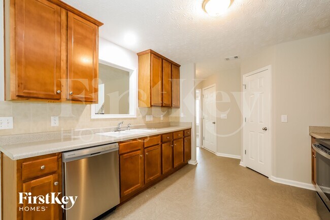 Foto del edificio - 562 Rachel View Ct