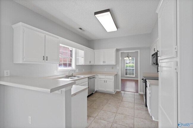 Building Photo - 469 SW Sussex Dr