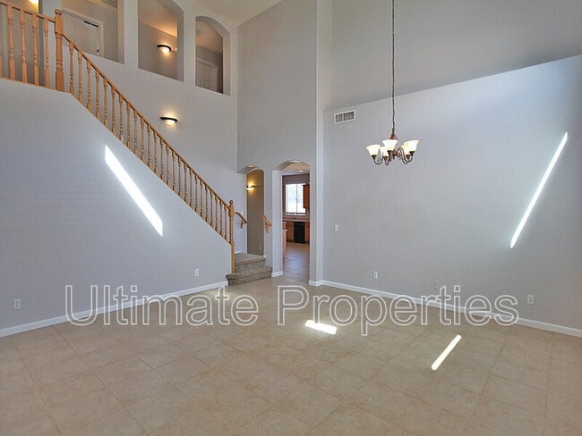 Building Photo - 8636 W Brown St