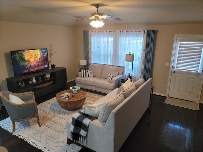 Foto del edificio - 396 Vista Gardens Dr