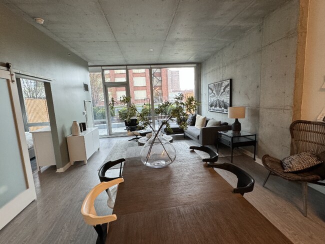Foto del edificio - 1427 S State St