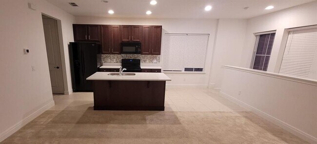 Foto del edificio - 8408 Rothman Aly