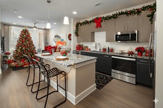 Building Photo - 915 Glenwood Apartments at Grant Park