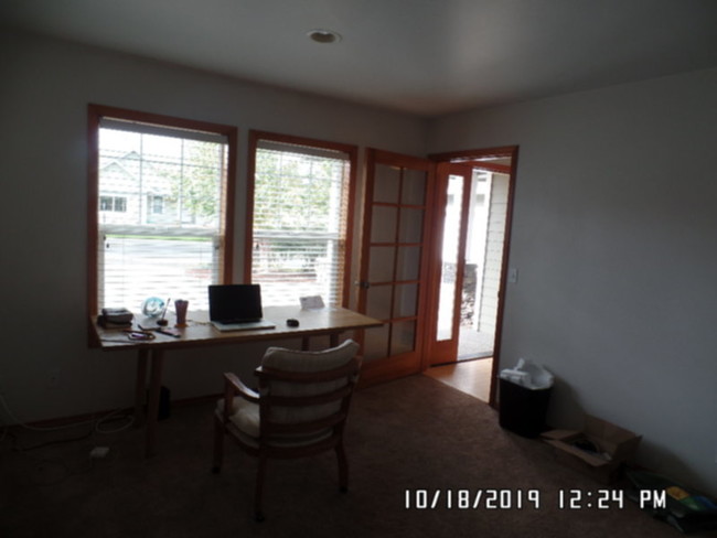 Building Photo - 10 Aspen Creek Ct
