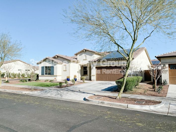 Primary Photo - 20472 W Park Meadows Dr