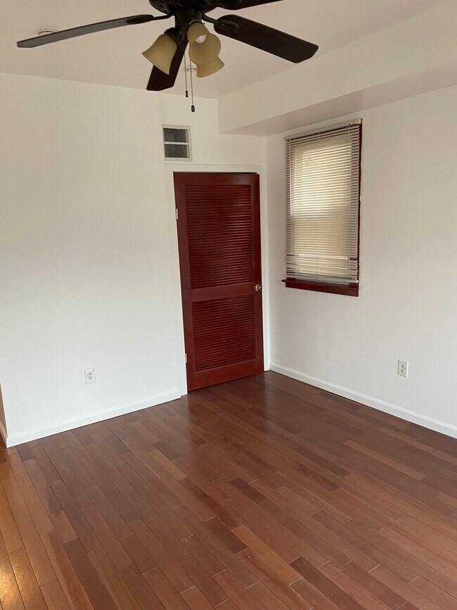 Foto del edificio - 2541 Grays Ferry Ave