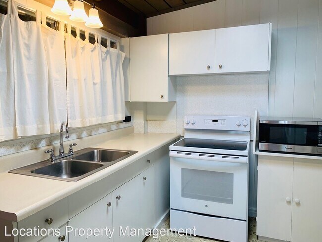 Building Photo - 3 br, 1.5 bath House - 2349 Amoomoo Street