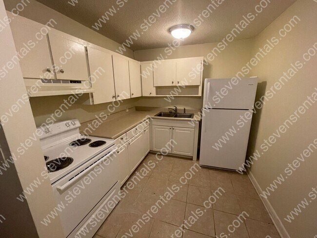 Foto del edificio - 441 Harding Pl