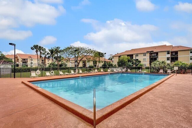 Foto del edificio - 5721 Riverside Dr