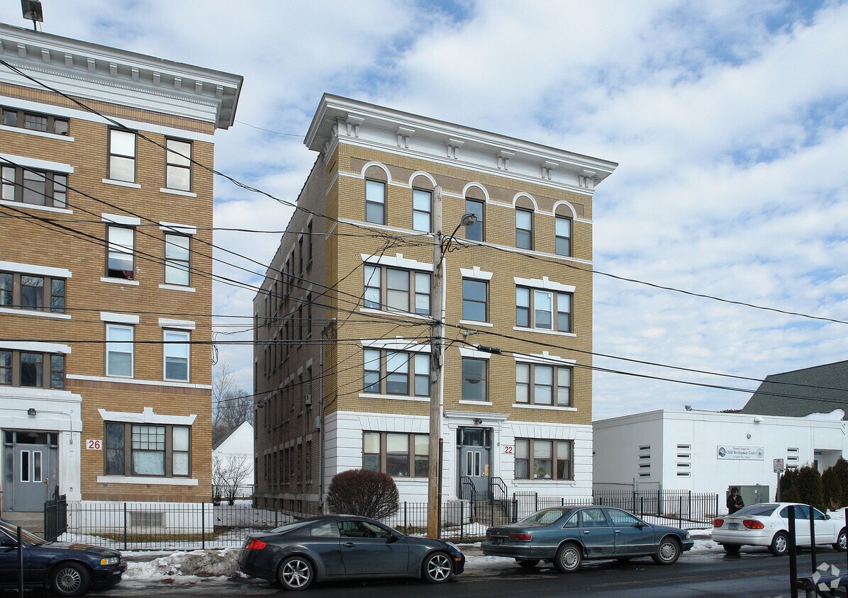 Building Photo - 22 Seyms St