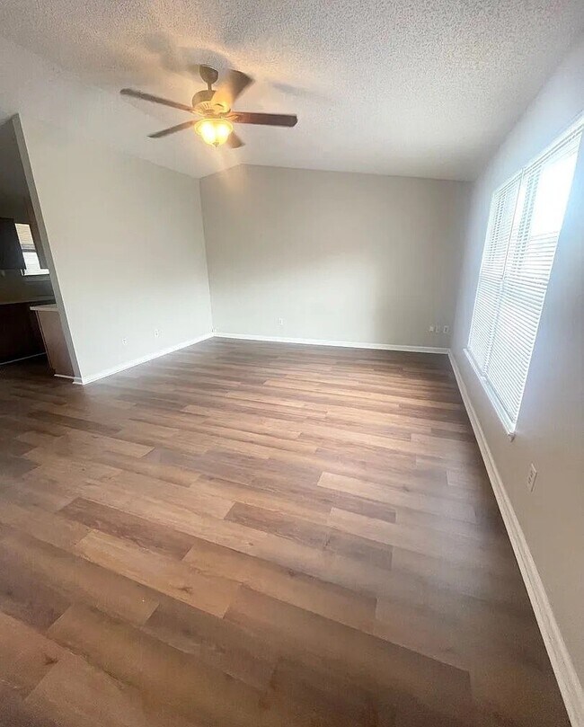 Building Photo - 7976 Shircliff Dr