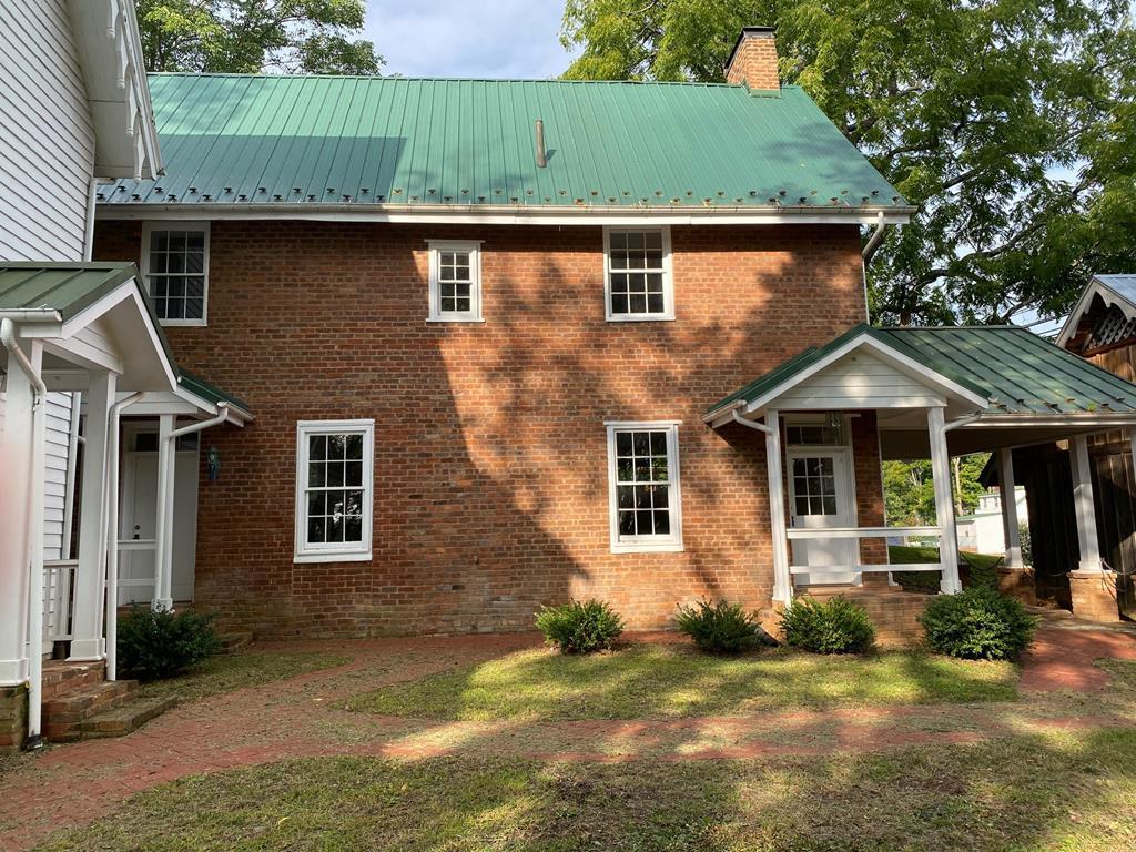 Primary Photo - 279 E Main St