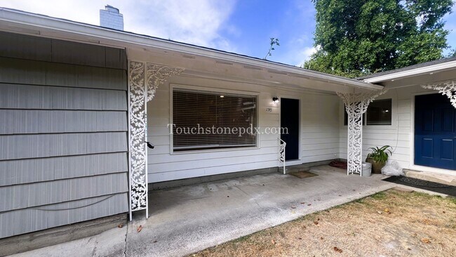 Foto del edificio - 1745 Berry St SE