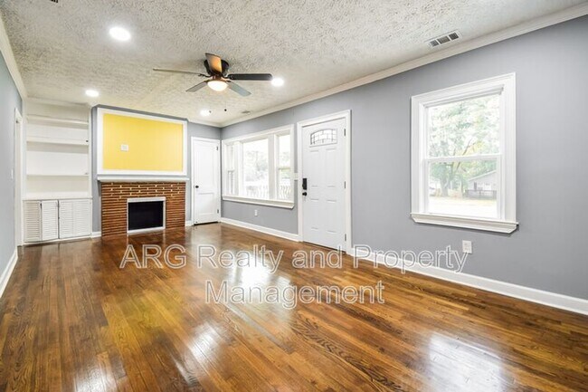 Building Photo - 1883 Camellia Dr