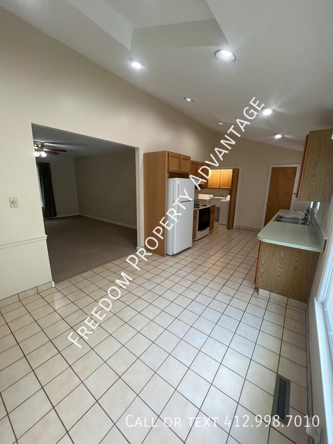 Building Photo - 415A Mecklem Ln - Ellwood City