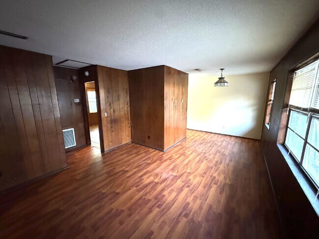 Foto del edificio - 1 bedroom, 1 bath duplex for rent in Dothan, AL - Section 8 approved! Check out this rental today.