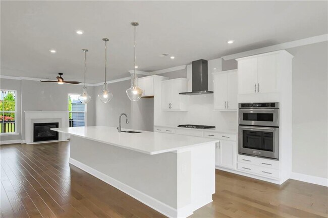 Building Photo - 996 Layton Dr