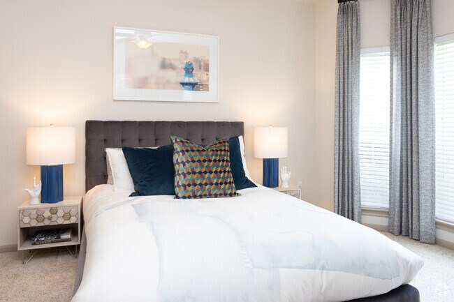 Richmond Towne Home Apartments - 4
