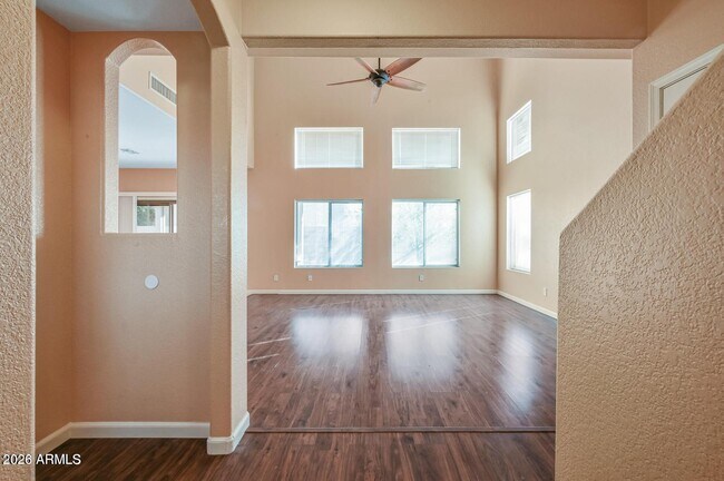 Foto del edificio - 2621 E Waterview Ct