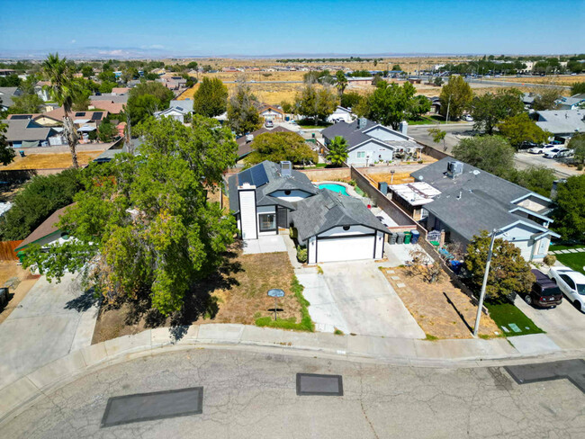 Foto del edificio - 837 Sunrise Ct