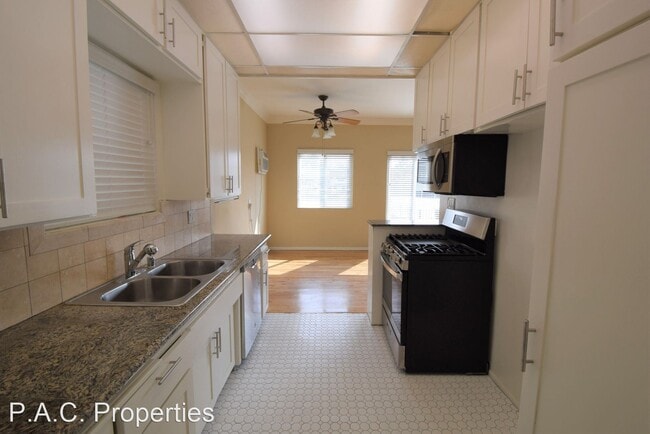 Building Photo - 3 br, 2 bath Apartment - 12427 Riverside D...
