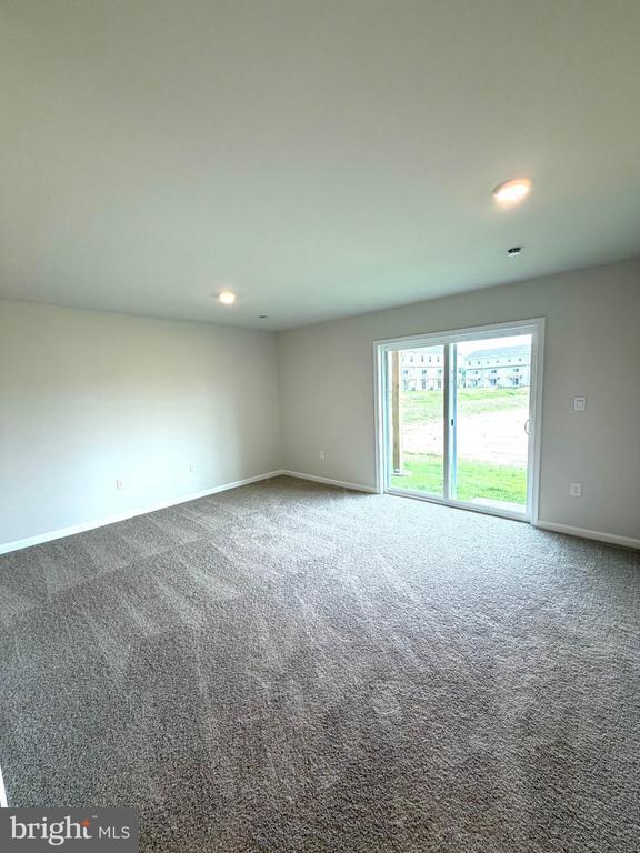 Building Photo - 128 Essex Dr