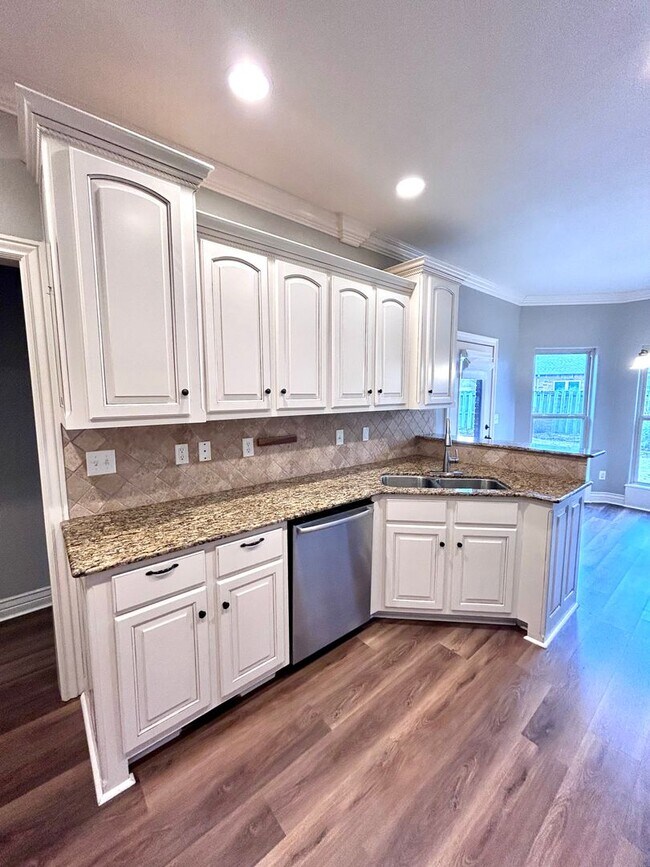 Foto del edificio - 4 BD Bentonville Home in Wildwood Subdivision