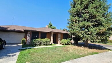 Building Photo - 3507 S Oak View Dr