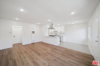 Building Photo - 7209 Willoughby Ave