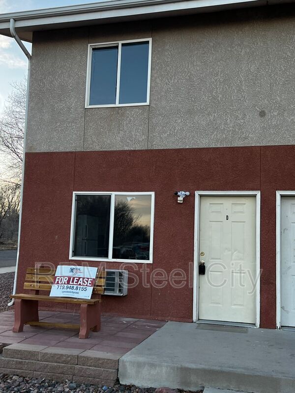 Foto del edificio - 1719 Oakshire Ln