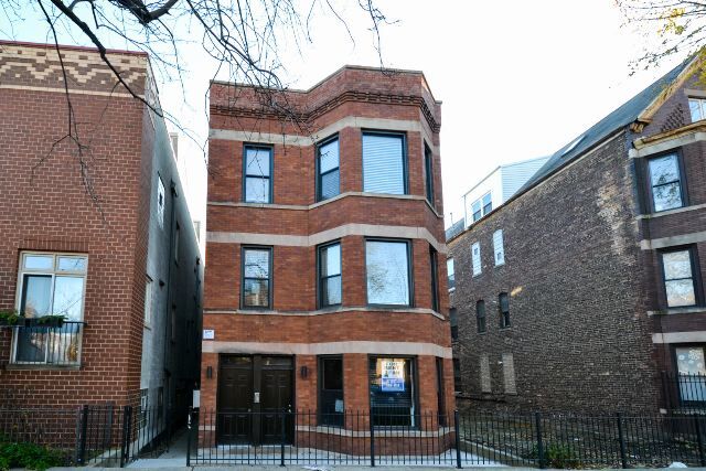 Building Photo - 2019 N Hoyne Ave