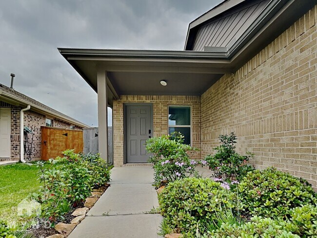 Foto del edificio - 26815 Wilderye Cv Ln